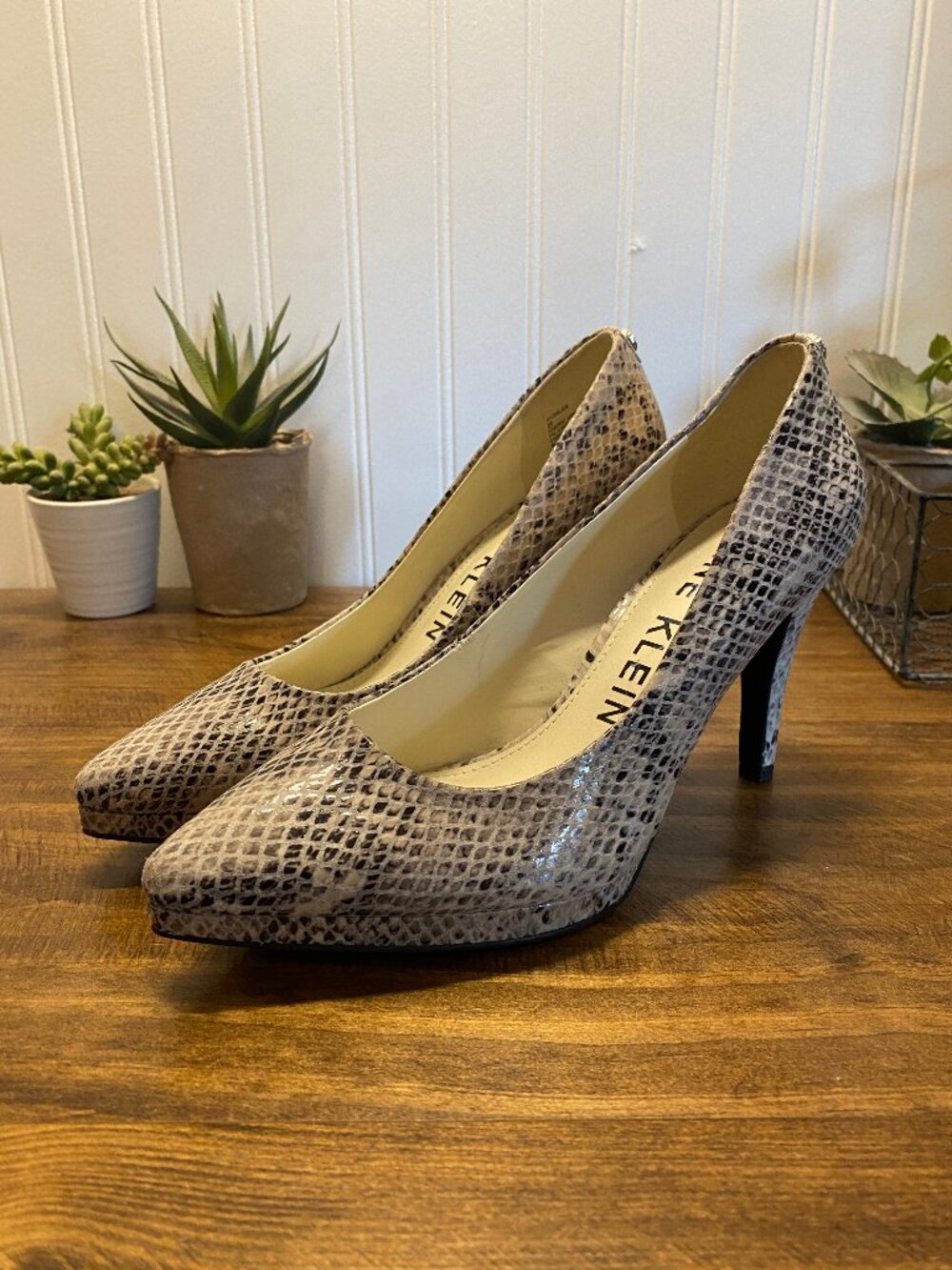 ANNE KLEIN - Women's Size 8 - Snakeskin Print Pointed Toe Stiletto Pumps Heels